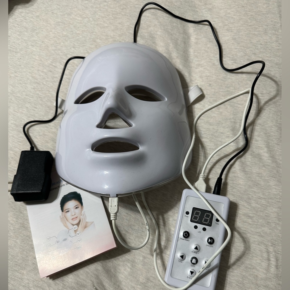 LED Light Therapy Facial Mask